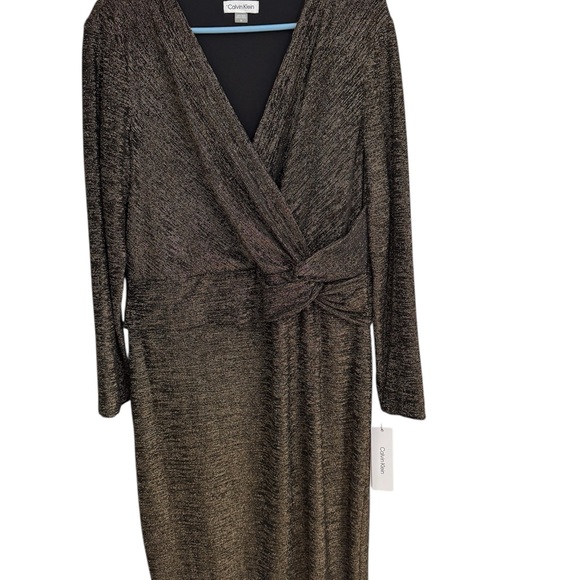 Elegant Black and Gold Women's Dress - Picture 3 of 7